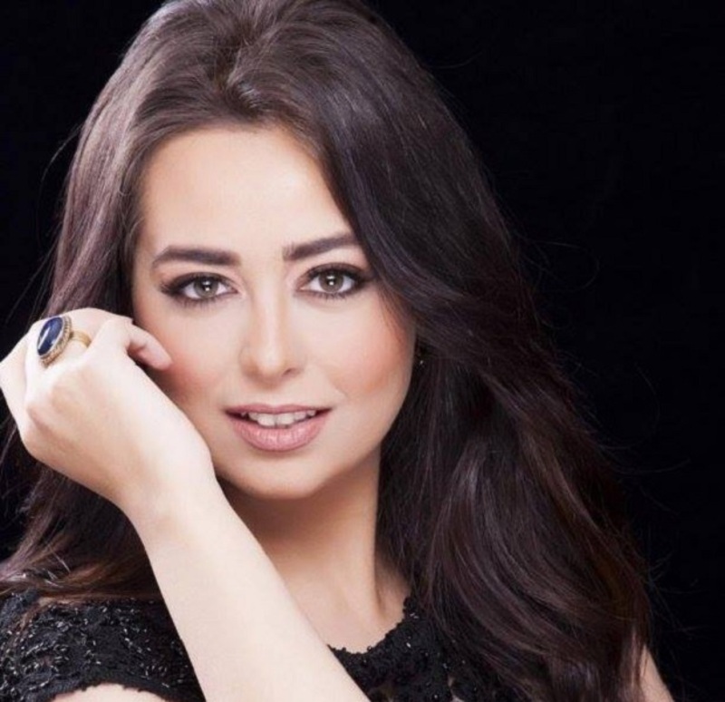 هبة مجدي تنشر صورة نادرة في طفولتها وهذا رد فعل الجمهور